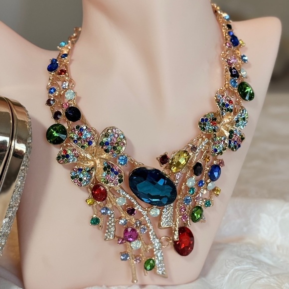 Anthropologie Jewelry - ⚜️ Elegant Multicolor Gemstone Necklace